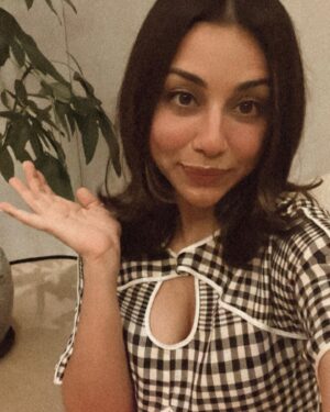 Amrita Puri Instagram - Retro vibes 

Disclaimer - It seems I have used a filter that has given me lip fillers 💁🏻‍♀️