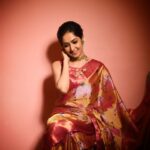 Amrita Chattopadhyay Instagram - 🌼✨ . . . . . . Shoot for @eisamay.digital Thank you @debleena_g15 📸 @sarkardebarshi19 💄 @makechayanup 🥻 @aparajitabanerjee_ #instamood #instagram #editorial #shoot #instagood
