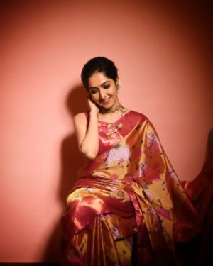 Amrita Chattopadhyay Instagram - 🌼✨
. 
. 
. 
. 
. 
. 
Shoot for @eisamay.digital 
Thank you @debleena_g15 
📸 @sarkardebarshi19 
💄 @makechayanup 
🥻 @aparajitabanerjee_ 
 
#instamood #instagram #editorial #shoot #instagood