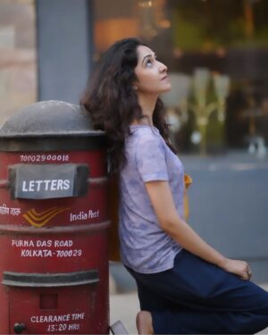 Amrita Chattopadhyay Instagram - ✨

📸 @that_cam_boy_official 

#instagood #instagram #summer #instamood #casual #streetphotography