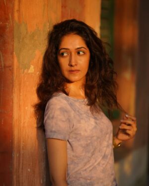 Amrita Chattopadhyay Instagram - ✨😇

📸 @that_cam_boy_official 

#instamood #instagram #summer #sunpatch #sunny #noedit #nofilter #candid #casual #streetphotography