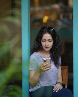 Amrita Chattopadhyay Instagram - 🍃✨

📸 @that_cam_boy_official 

#instamood #instagram #instaphoto #nature #summer #candid #shoot #photoshoot #candidshot #noedit #nofilter
