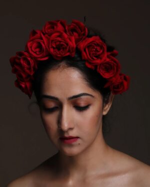 Amrita Chattopadhyay Instagram - In the mood for 🌹✨ 
. 
. 
.
. 
. 
. 
. 
. 
📸 @sandipphotographer 

#instagram #instamood #instashoot #instagood #fridakahlo