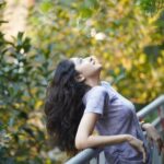 Amrita Chattopadhyay Instagram - Jhor asche naki?? 😅😇 📸 @that_cam_boy_official #noedit #nofilter #instamood #instasummer #instagram #green #nature #candid #candidshot #waitingforrain