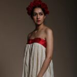 Amrita Chattopadhyay Instagram – 🌹🌹🌹🌹
Frida×Laalsada 

Headgear- Lakshmi Lama
Concept- Yourstruly 
Photography- @sandipphotographer

#conceptshoot #instagram #instamood #instalove