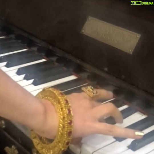 Amrita Chattopadhyay Instagram - Aalo krome asiteche... In between something very interesting.. Coming Soon ❤✨ Punoscho: Amio jani piano ta tuned nei! Jader piano tader janie debo! Dukkho paben na apnara! Sarakhhon manusher post e khut khuje ber kora chara aro onek kaj ache ashakori apnader 😂🙏 #art #aesthetic #instamood #instagood #instagram Shot by @avijitdasofficial_bengal 😊