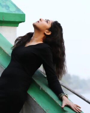 Amrita Chattopadhyay Instagram - Waiting for the Announcement of all my new projects 😇✨🙏❤

📸 @sandipphotographer 

#instamood #outdoor #shootmode #instagram #instagood