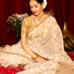 Amrita Chattopadhyay Instagram – ✨🌹

#paidpartnership 
#instamood #instagram #instagood #vintage #gold #theme #mogra