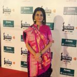 Amruta Subhash Instagram - @filmfare awards stage has gifted me many precious moments. Many dreams of many actors have come true on this beautiful stage ..but let me be frank..when I was a child watching Shabana ji’s films, adoring her craft and her passion for her work, mesmerised by her dignity and her transformation in roles like ‘Mandi’ and many other films.. l hadn’t even dreamt that one day life would gift me an opportunity to present an award to her. You are full of gratitude when your dream comes true but then you are speechless when something you haven’t even dreamt of actually becomes true. It was a pleasant surprise for me when I was given this opportunity to express my love and gratitude for Shabana ji. Thank you @filmfare for these moments.Here is my speechless speech and I mean every word of it! ❤️And yes about this saree.. l wore it Gujarati style cause the ceremony was in Gujarat and this saree is gifted to me by a wonderful actress and my senior from NSD Ashwini Giri @ashwinig as an appreciation for my work.I am happy that I could wear it for this ceremony and I believe that the good luck of this saree and the blessings behind it have also added in this magical moment ❤️There was a muscle pull in my right shoulder so couldn’t drape the saree to my fullest satisfaction but everything is perfect when you are surrounded by love. लहान असताना जेव्हा शबानजींची अनेक कामं डोळ्यात प्राण आणून पाहिली, ज्याचं मंडी मधलं पात्र पाहून, त्यात त्यांनी घेतलेला बोलण्याचा लहेजा, त्या भूमिकेसाठी त्यांनी वाढवलेलं वजन, बदललेली देहबोली हे पाहून मी थक्क झाले होते त्यांना पुरस्कार देण्याची मोलाची संधी फिल्मफेअरनं मला दिली याबद्दल मी कृतज्ञ आहे. जी स्वप्नं आपण पहातो ती सत्यात उतरली की कोण आनंद होतो, पण ज्याची आपण स्वप्नातही कल्पना केली नव्हती ते जेव्हा असं सत्यात उतरतं तेव्हा शब्द मुके होऊन जातात. त्या शब्दातीत अनुभवाला शब्दात पकडण्याचा प्रयत्न मी त्या प्रसंगी जे बोलले त्यात केला.ह्या प्रसंगी मी नसलेली ही साडी माझी मैत्रीण आणि एक सच्ची कलाकार अश्विनी गिरीनं मला भेट दिली आहे. अश्विनी राष्ट्रीय नाट्य विद्यालयात ली माझी सिनिअर. तिनं माझ्या कामाचं कौतुक म्हणून दिलेली ही साडी या सुंदर प्रसंगी नेसता आली याचा आनंद वेगळाच! कार्यक्रम गुजरात मधे होता म्हणून खास गुजराती स्टाइल मधे❤️