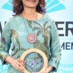Amruta Subhash Instagram - Thank you so much @forbesindia for this award. This means a lot.It was great to be in the room full of so many powerful women. Happy. Inspired. Grateful. ❤️ Thank you for this amazing outfit @archanajaju.in @elevate_promotions #tulsea @tulseatalent फोर्ब्स हे नाव खूप मानाचं आहे. त्यांच्यातर्फे दिल्या गेलेल्या या पुरस्काराचं मोल म्हणूनच आगळं आहे ❤️