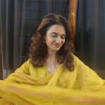 Amruta Subhash Instagram - Wore this beautiful outfit by @anavila_m on the opening night of @mumbaifilmfestival ❤️ Her clothes always make me happy..Thank you so much @anavila_m love and a big hug❤️ PC @sandeshkulkarni.small.s Shoes @aprajitatoorofficial मुंबई फिल्म फेस्टीव्हल ला माझी मैत्रिण अनाविला हीचा हा ड्रेस घातला होता. तिच्या कपड्यांमधे मला नेहमीच आनंदी वाटतं! थॅंक्यू अनाविला❤️