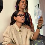 Amruta Subhash Instagram - @tillotamashome with her two fans😊! Tilu let me thank you from the bottom of my heart for mentioning my name in front of @konkona when #luststories2 casting was happening. It’s been a great journey working with you! These pictures catch some funny moments in our lusty journey 🤗Look at your eyes.. so expressive even while looking at that fan❤️ And you seem to be completely in love with your smaller fan when your bigger fan is trying to talk to you😊😃And you are saying such funny things while this picture was clicked look at my smile 😃😃Also, while I am extremely happy about the praise you are getting for all your roles I want to add one more character of yours to that list which I have really loved! And that is from the film ‘Chintu ka birthday’Keep doing this amazing work. Keep shining my friend ❤️! Love and hugs🤗🤗 Thank you so much @dishanoyonika for capturing these lovely moments ❤️ @netflix_in #luststories2