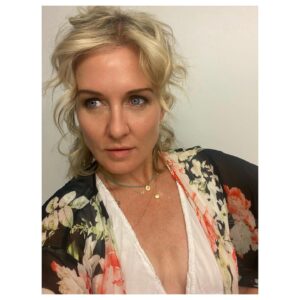 Amy Carlson Instagram - What a weekend… happy Monday!!! 😘😘😘 #monday #mondaymood makeup: @tayleeeer @johnny_rackleff