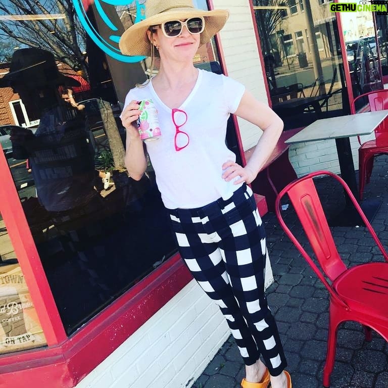Amy Hargreaves - 2.5K Likes - Checkmate ✔