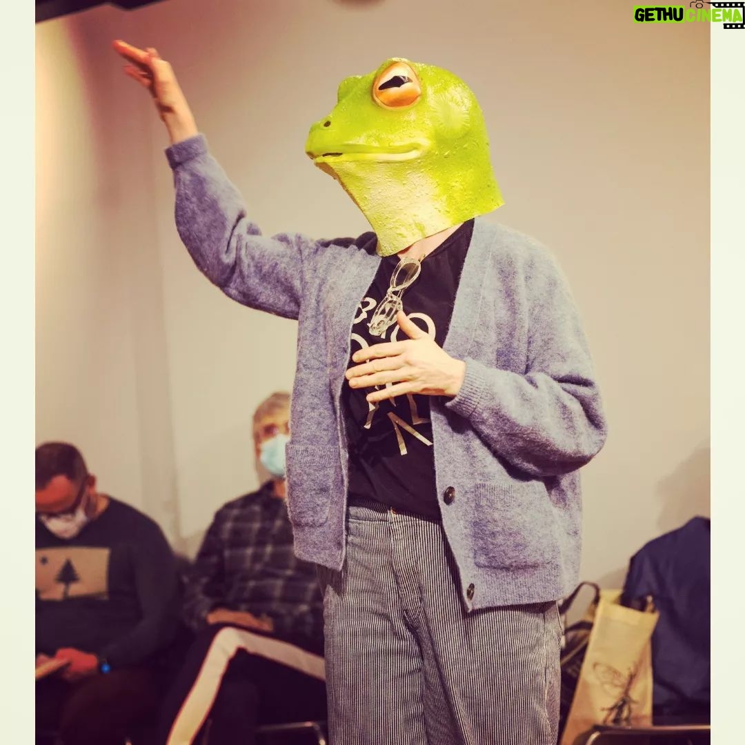 Amy Hargreaves - 1.1K Likes - This ridiculously talented group and I shared 24 hours of creative and joyful chaos last week working on the hilarious writing of #MarioCorrea in
@24hourplays
Swipe thru for a tiny peek at the process
