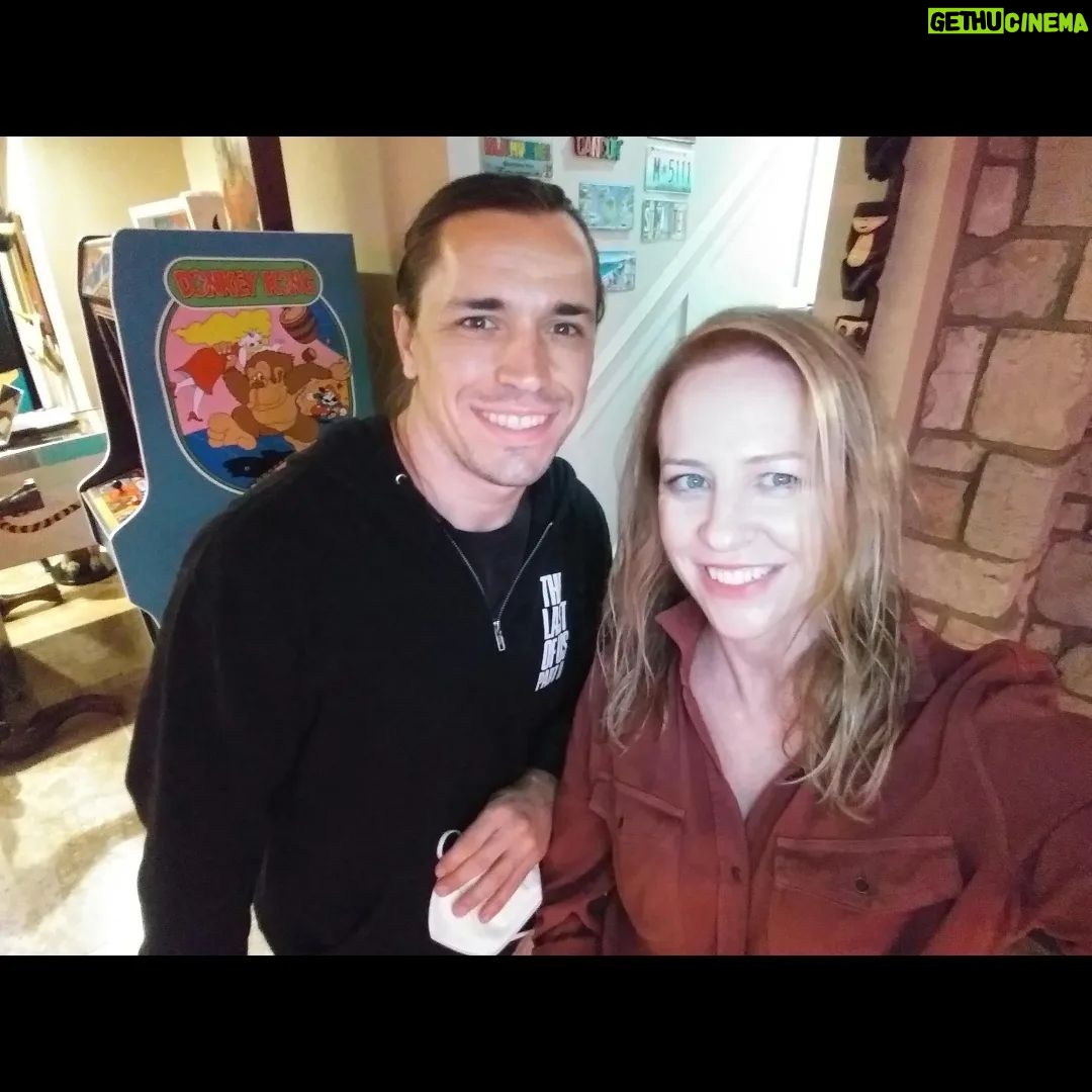 Amy Hargreaves - 1.1K Likes - We had a time
somewhere outside
St. Louis, Missouri
@hungrydogblues