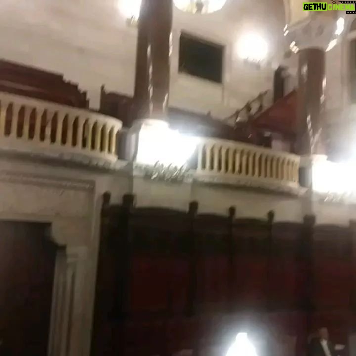 Amy Hargreaves - 1.7K Likes - Spent a fun few overnights recently with the @sho_billions gang filming in the majestic NY State Senate building--
Loved reuniting with some fave NY actor friends as well as @sho_homeland director
#DanAttias
Swipe right for some practice gavel-whacking