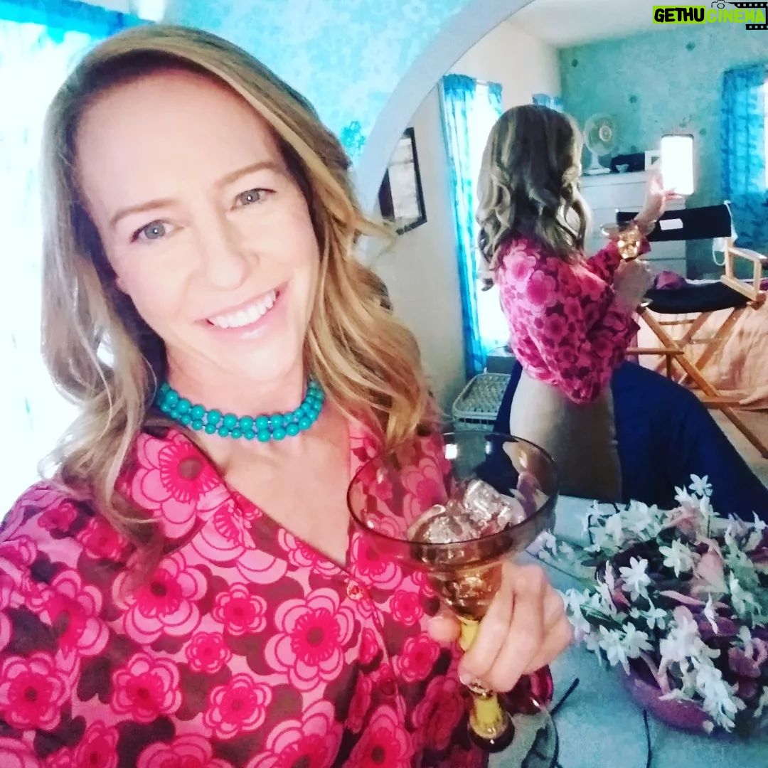 Amy Hargreaves - 1.9K Likes - Linoleum is expanding to more theaters this week- go see our magical, funny and moving film!! 🚀🚀🚀
might wanna bring a hankie 👀😭😍
@colincolincolincolin
@linoleumfilm