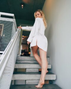 Amy Johnston Most Liked Photos and Posts