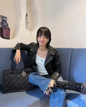 Amy Lo Instagram - New year, READiness in new Dior book tote.

@Dior
#DiorBookTote