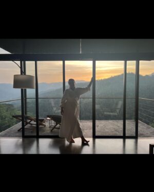 Amy Manson Instagram - Belated Happy New Year folks! Always buy the cap and always always run away for adventure with your best mates. Here’s to 2023 being as beautiful and loyal as they are and as life changing as all that was. ❤️Namaste 🙏🏻
