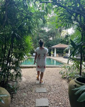 Amy Manson Instagram - Belated Happy New Year folks! Always buy the cap and always always run away for adventure with your best mates. Here’s to 2023 being as beautiful and loyal as they are and as life changing as all that was. ❤️Namaste 🙏🏻