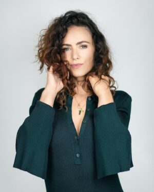 Amy Manson Instagram - @timmacklinphotography 📸 

This was such a special shoot💚 Thank you for holding space for me and gifting me that beautiful energy. You talent, morphing it into these 💚