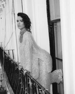 Amy Manson Instagram - ✨ ✨✨

@jemimashoots 📸 
@giorgioarmani 
@gavinnorton