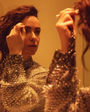 Amy Manson Instagram - ✨ ✨✨

@jemimashoots 📸 
@giorgioarmani 
@gavinnorton