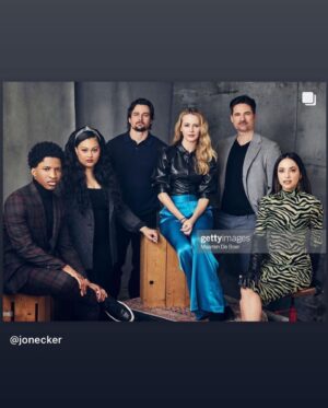 Amy Acker Instagram - Love this cast and any chance to spend a day with these wonderful people, so here’s a few more from @thewatchfuleye at the @official_tca @freeform @hulu 📷@iheartmaarten 💇‍♀️@sacsha_breuer 💄@mikomakeup