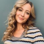 Amy Acker Instagram – Been having so much fun with the @911lonestar gang, great seeing so many old friends and meeting new ones ❤️ @srollertaylor 💄 and @melodywhitehair 💇‍♀️