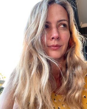 Amy Acker Instagram - Summer dinners☀️
