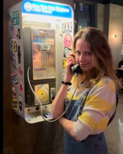 Amy Acker Instagram - Just got to NYC to see @jimmycarp and look what (who😉) we found @nobodytoldme_nyc #canyouhearme #poi #root