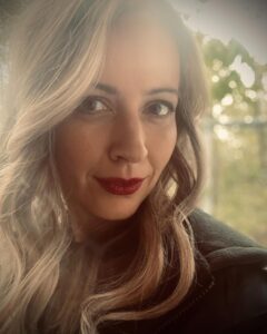 Amy Acker Instagram - Thank you so much to all the fans of The Watchful Eye. I’m really sad we won’t have the chance to come back for more. It was such a dream to work with this incredible team. I was so looking forward to getting the gang back together. It sounded like season 2 would have been wild! I feel so lucky to have gotten to be a part of this one. The people involved were what made it so special. We had the best Vancouver crew! I love, love, LOVE this cast. And the creative team behind the show was 😘thank you Nina, Andrea, Jeffery, and Emily for everything! I hope our paths cross again💔