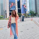 Amy Acker Instagram – Shopping in Myeong-dong. #seoul #travel #visitkorea #imagineyourkorea