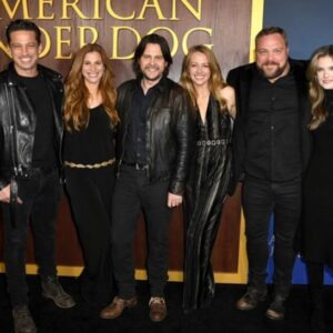 Amy Acker Instagram - Such a fun night with the most fun people! Go see @americanunderdg in theaters on Christmas Day! Written by my awesome and talented friend @jgunn12 and starting my other incredible friends @_annapaquin and @zacharylevi. It’s such an uplifting and inspirational movie- just what I needed 😊 @lionsgate #americanunderdog