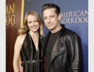Amy Acker Instagram - Such a fun night with the most fun people! Go see @americanunderdg in theaters on Christmas Day! Written by my awesome and talented friend @jgunn12 and starting my other incredible friends @_annapaquin and @zacharylevi. It’s such an uplifting and inspirational movie- just what I needed 😊 @lionsgate #americanunderdog