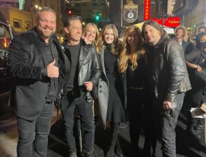 Amy Acker Instagram - Such a fun night with the most fun people! Go see @americanunderdg in theaters on Christmas Day! Written by my awesome and talented friend @jgunn12 and starting my other incredible friends @_annapaquin and @zacharylevi. It’s such an uplifting and inspirational movie- just what I needed 😊 @lionsgate #americanunderdog