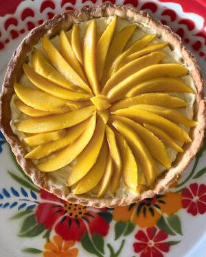 Amy Acker Instagram - Happy #piday! Hope your day is filled with sunshine and pie☀️🥧💛 (even if your pie is actually a tart like mine:))