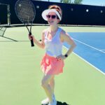 Amy Davidson Instagram - First tennis lesson everrrrr! 🎾 Can you tell by how I’m holding the racket incorrectly?! 😆 It went better than I expected 😅 and was really fun! I’m scared for my arm tomorrow, tho! 😳💪🏻🎾🥵 Thank you for the encouragement, girls! 😘 Watch out Serena, here we come! 🤣🤣🤣