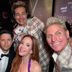 Amy Davidson Instagram - I rewrote this caption in my head a few times yesterday, and to be honest, my thoughts are still jumbled… What @yasbeckamy has created with the @johnritterfoundation and the work they are doing for aortic awareness is mind blowing. The lives the foundation is saving and the family units they are helping to stay intact is nothing short of extraordinary…And still, John is not here. John’s death was the catalyst for a foundation that continues to educate people and bring to light aorta health and awareness. John’s death has saved so many lives…Aortic dissections do NOT have to be a death sentence. 🙌🏻 But for John, it was… And if he knew the impact he would be making now, I truly believe he wouldn’t have had it any other way. Such bitter sweet feelings. So many emotions. The gala and silent auction raised so much money for the John Ritter foundation!! 👏🏻👏🏻 It was an honor to be on the auction committee amongst the amazing group of dedicated humans. Thank you, Meredith, Amy and Jenn! Cheers to continuing to raise awareness and lots and lots of donations!!💜💜💜 I love you, John. I miss you. ♥️ Styling @curatedbysusansiegel Makeup @virtueandvixen Hair @lindsaytara28