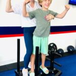 Amy Davidson Instagram - You make everything better, buddy. Even a freakin hard workout!!!🥵 We got BIG💪🏻🏋🏼‍♀️‼️ We love you @f45_training 🙌🏻💯♥️