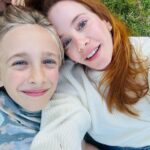 Amy Davidson Instagram - Impromptu photo shoot in the grass with my mini dude 📷🌱