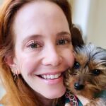 Amy Davidson Instagram - Oh hey👋🏻👋🏻 Tell me somethin good!📝👇🏻 My grandma Peg used to sing me this song🩷