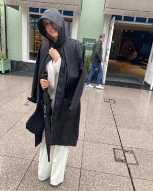 Amy Huberman Instagram - A massive thank you to the brilliant @ayumakeupireland team  for gorgeous launch today. So chuffed to be the face of your Christmas campaign and thank you guys for having me, what a fab Irish brand you have built @suzie.ayu you are a powerhouse 💚☘️ And congratulations on the opening of your brand new sparkling store in Kildare Village ✨
Full sidewise pelting rain with  floor length flares soggy to the knee; the ONLY way to glam up of a morn.
The suit is @nadinemerabi I wore to the book awards last year which I had 💯 percent forgotten to dry clean. I mean what could possibly go wrong with a full white suit?! Jesus. Looked like I might have been dipped, rolled and soaked in a full bath of Guinness. And I don’t even drink Guinness. My local dry cleaners are complete dreamboat magicians.  Thank you for a gorgeous morning @ayumakeupireland you are a indeed gorgeous team #paidpartnership