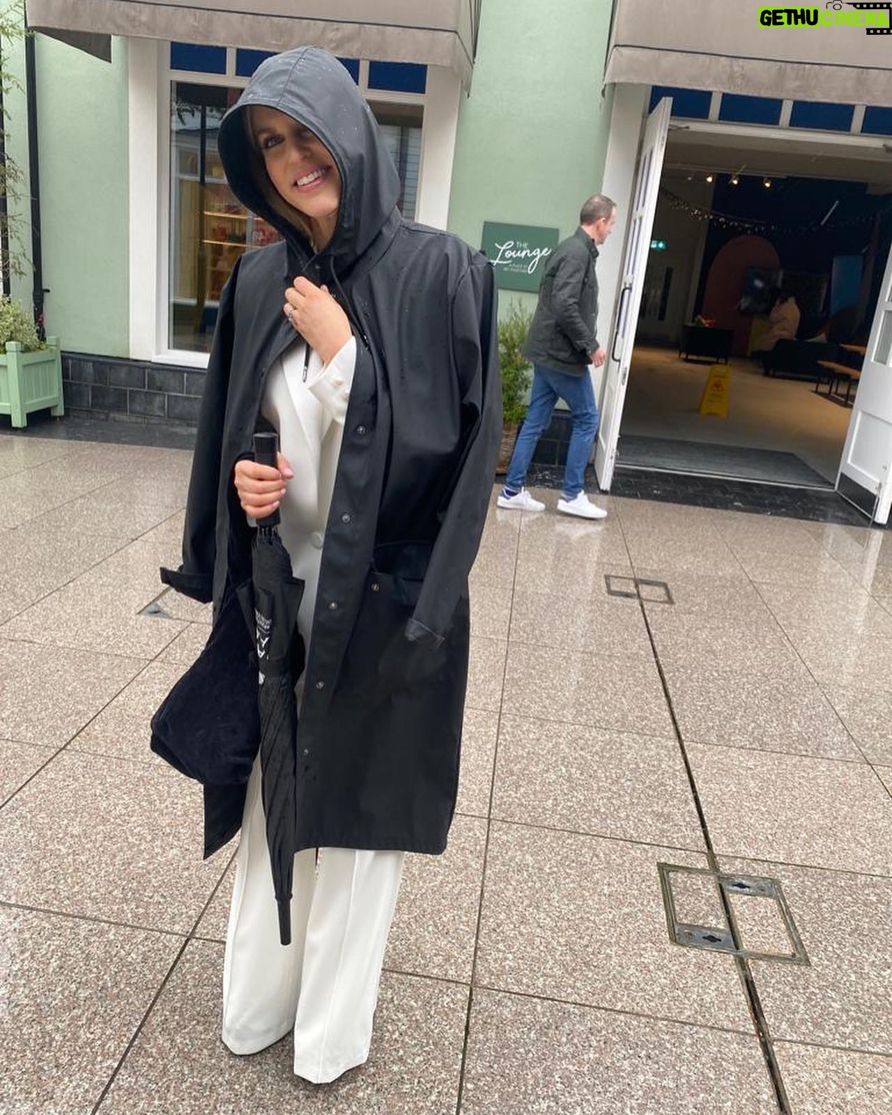 Amy Huberman - 8K Likes - A massive thank you to the brilliant @ayumakeupireland team for gorgeous launch today. So chuffed to be the face of your Christmas campaign and thank you guys for having me, what a fab Irish brand you have built @suzie.ayu you are a powerhouse 💚☘️ And congratulations on the opening of your brand new sparkling store in Kildare Village ✨
Full sidewise pelting rain with floor length flares soggy to the knee; the ONLY way to glam up of a morn.
The suit is @nadinemerabi I wore to the book awards last year which I had 💯 percent forgotten to dry clean. I mean what could possibly go wrong with a full white suit?! Jesus. Looked like I might have been dipped, rolled and soaked in a full bath of Guinness. And I don’t even drink Guinness. My local dry cleaners are complete dreamboat magicians. Thank you for a gorgeous morning @ayumakeupireland you are a indeed gorgeous team #paidpartnership
