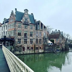 Amy Huberman Instagram - Jumped on the train to Ghent from Bruges en route back to Brussels airport with this lovely Ghent-leman 
What a gorgeous little find! And the city was lovely too 😉

Stunning spot. More like Amsterdam, whereas Bruges is more Gothic dotey cosey cobbled teeny windows vibes (natural travel writer I hear you say?!)

#GhentCopeWontCope
#happybirthdayBodface