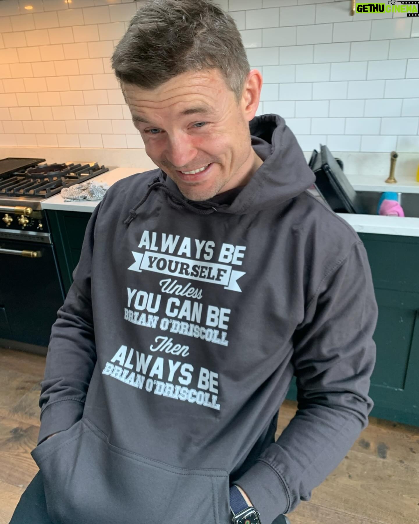 Amy Huberman - 15.8K Likes - Happy birthday to you @brianodriscoll 🎉🥳🥳
Going to get you some shorts extensions (also known as trousers) for your birthday 🎁
Because you’re away working in Poland I wonder if I could ask @craigadoyle to please give you a birthday wedgie from all of us 🤗
🎂 🎂🎂🎂🎂🎂🎂🎂🎂🎂🎂