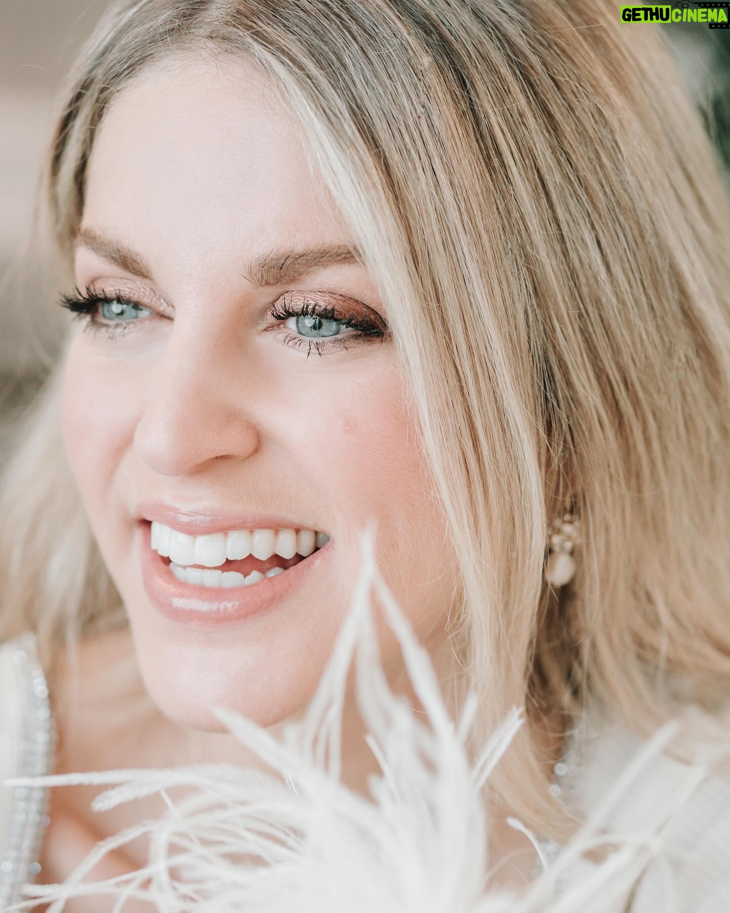 Amy Huberman Instagram - A big thank you to the @irish_examiner @irishexaminerlifestyle for the very fun shoot, I havenβt lay strewn across the floor on a landline since 1998 at least Big thanks also to the very kind and fabulously creative @nvksocial πΈ, to Noel Baker βοΈ and @nicole_glennon @corinagaffey πππ𧦠@cloochy π @cashmandjmc ππ Shoot pics and BTs. I really wanted to go with the last one for the cover.