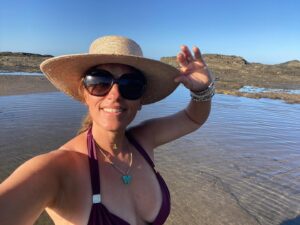 Amy Jo Johnson Instagram - 🦋 pura vida!